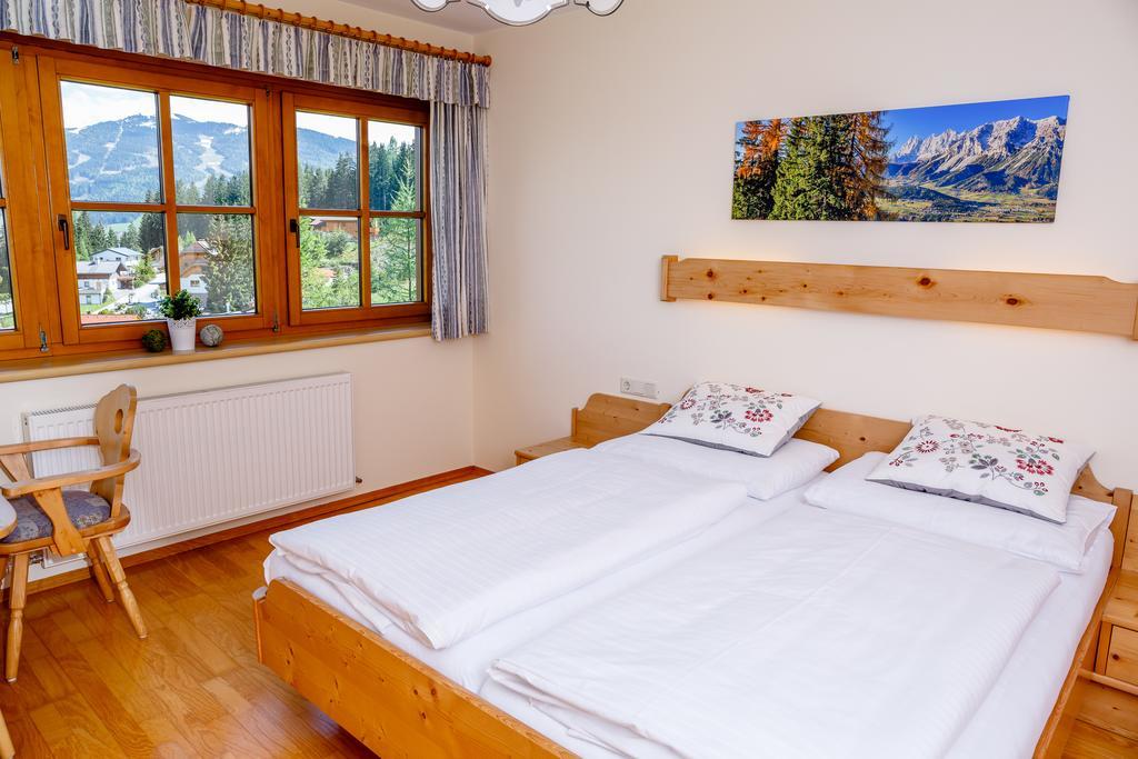 Landhaus Birgbichler - Apartments Mit Bergblick Inklusive Sommercard Ramsau am Dachstein Bagian luar foto